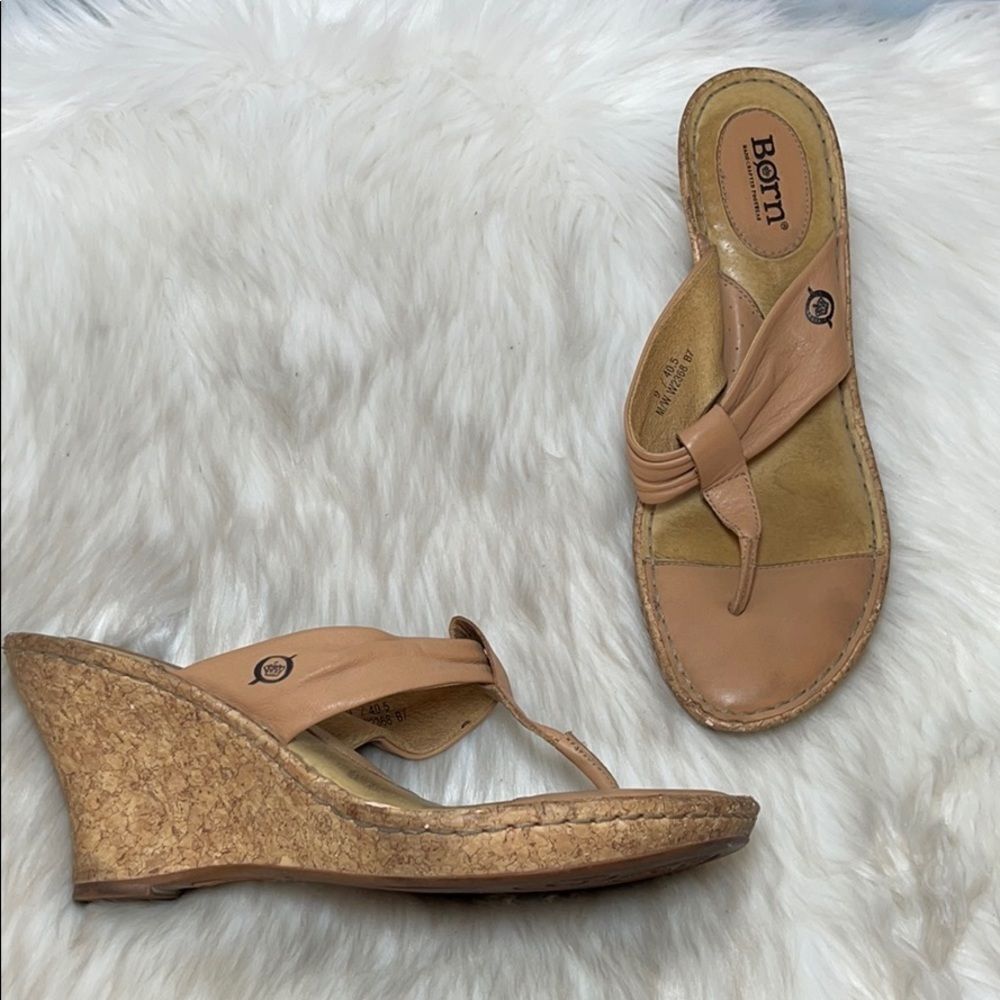 Born Tan Leather Cork Wedge Thong‎ Sandals Sz 9